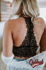 Lade das Bild in den Galerie-Viewer, Black Crochet Lace Bralette
